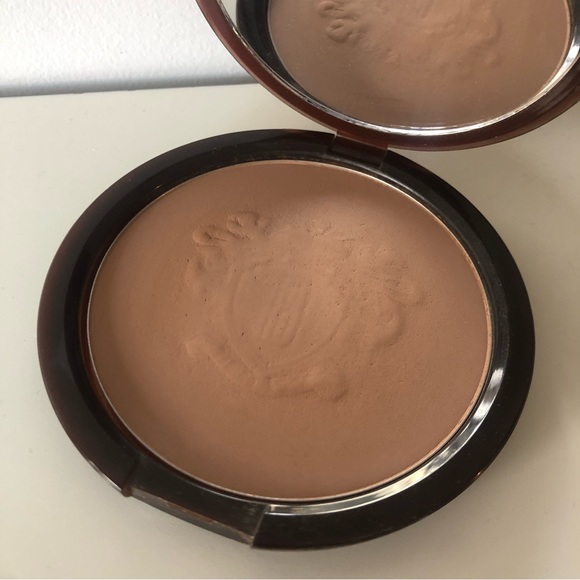 MAKEUP DECLUTTER! Limited edition Bobbi Brown bronzer - Picture 4 of 7